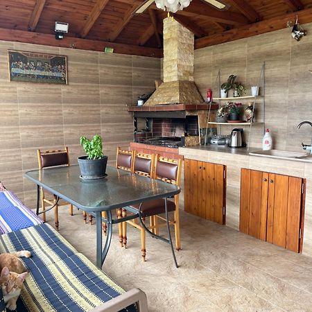 Gaestehaus Dimitra Паралия Дионисиу Екстериор снимка